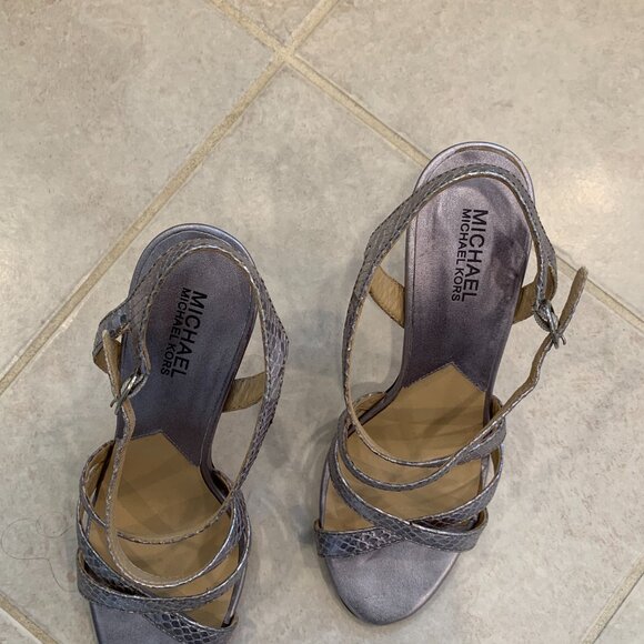 Michael Kors - Picture 2 of 7